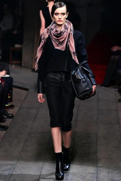 Look 9